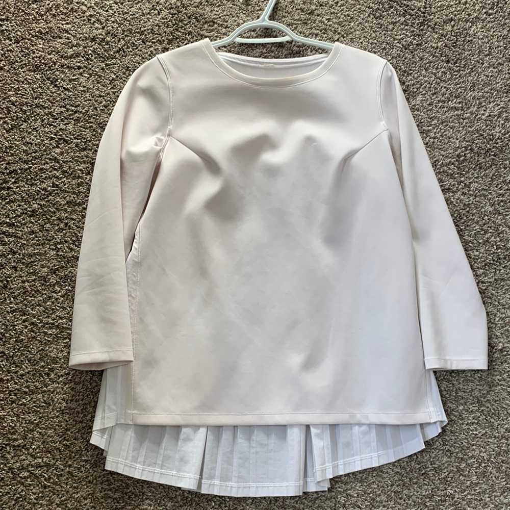 Lululemon pleat on